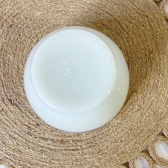 Vintage 1970s Pyrex Creamer and Sugar Bowl - Picture 6 of 7